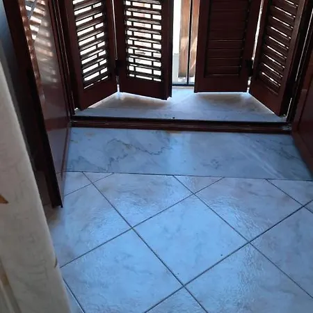 Dimora Letizia- 1 3* بروسيدا